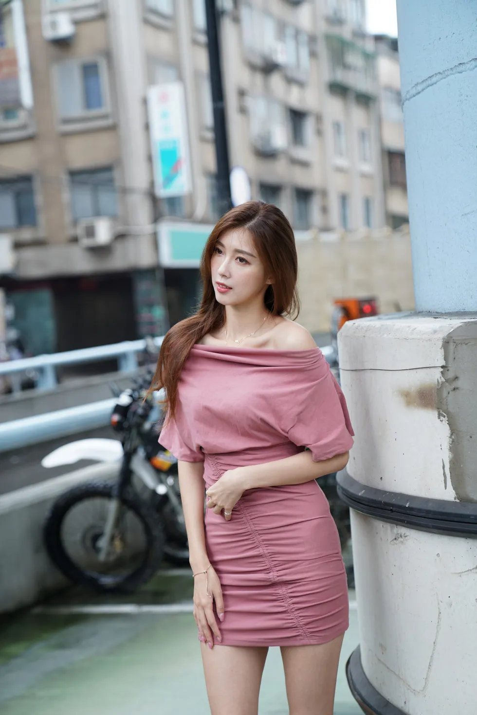 [Mzsock] NO.130 Liao Tingqi, off-shoulder dress and short skirt, cool and beautiful legs street photography#[100P]-21